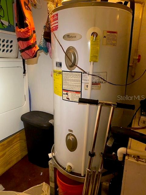 709 N DISSTON, TAVARES, FL, 32778