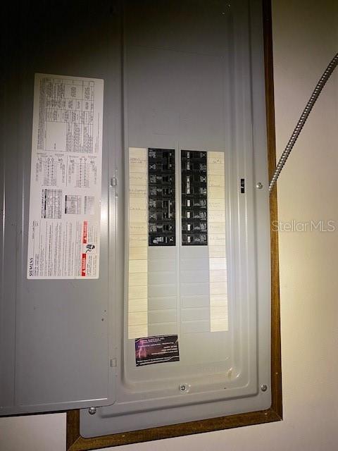 709 N DISSTON, TAVARES, FL, 32778