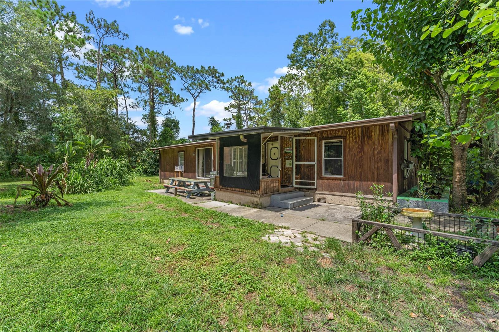 1099 BEE LN, GENEVA, FL, 32732