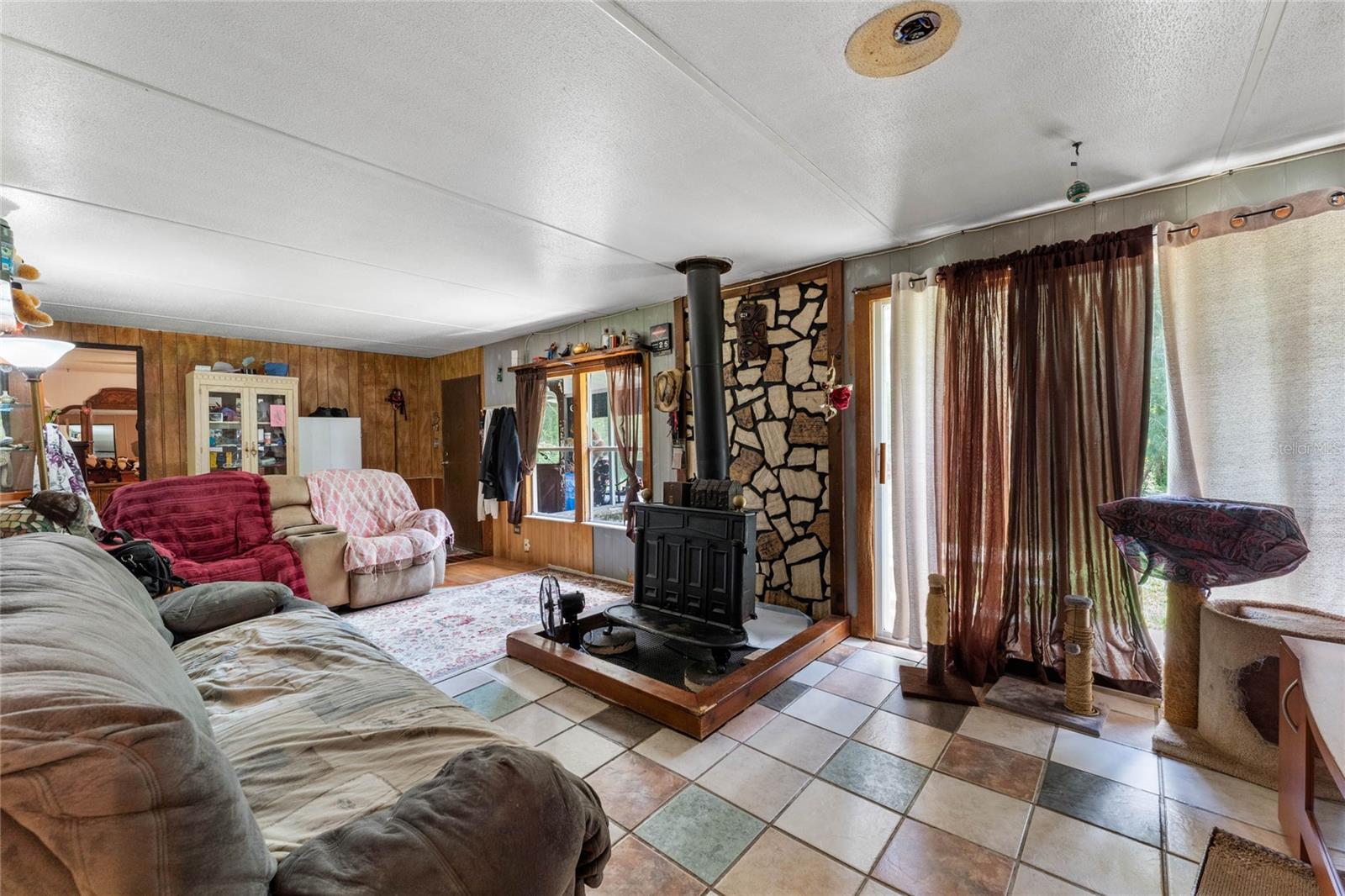 1099 BEE LN, GENEVA, FL, 32732