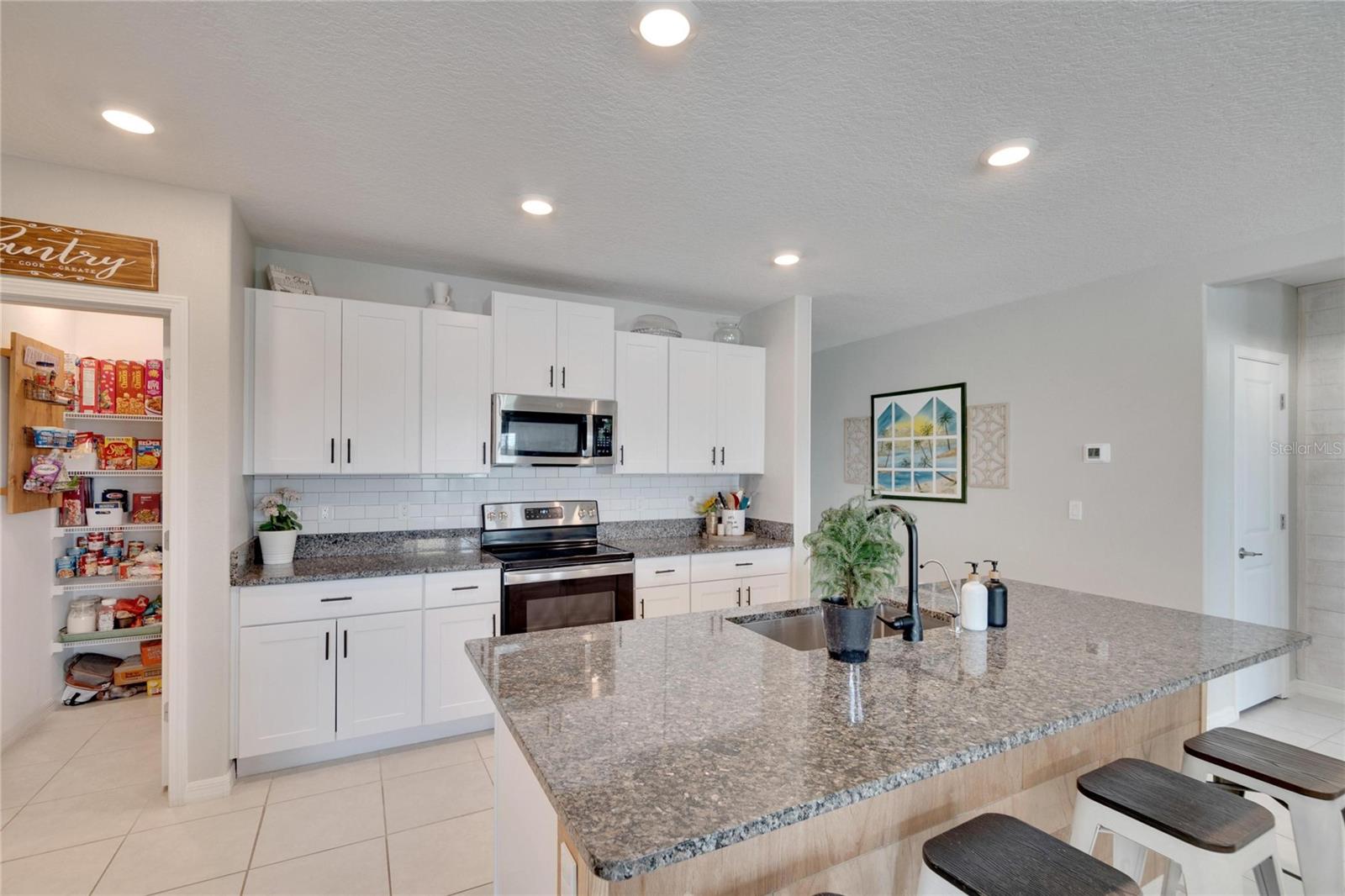 13305 GREAT PLAINS DR, RIVERVIEW, FL, 33579