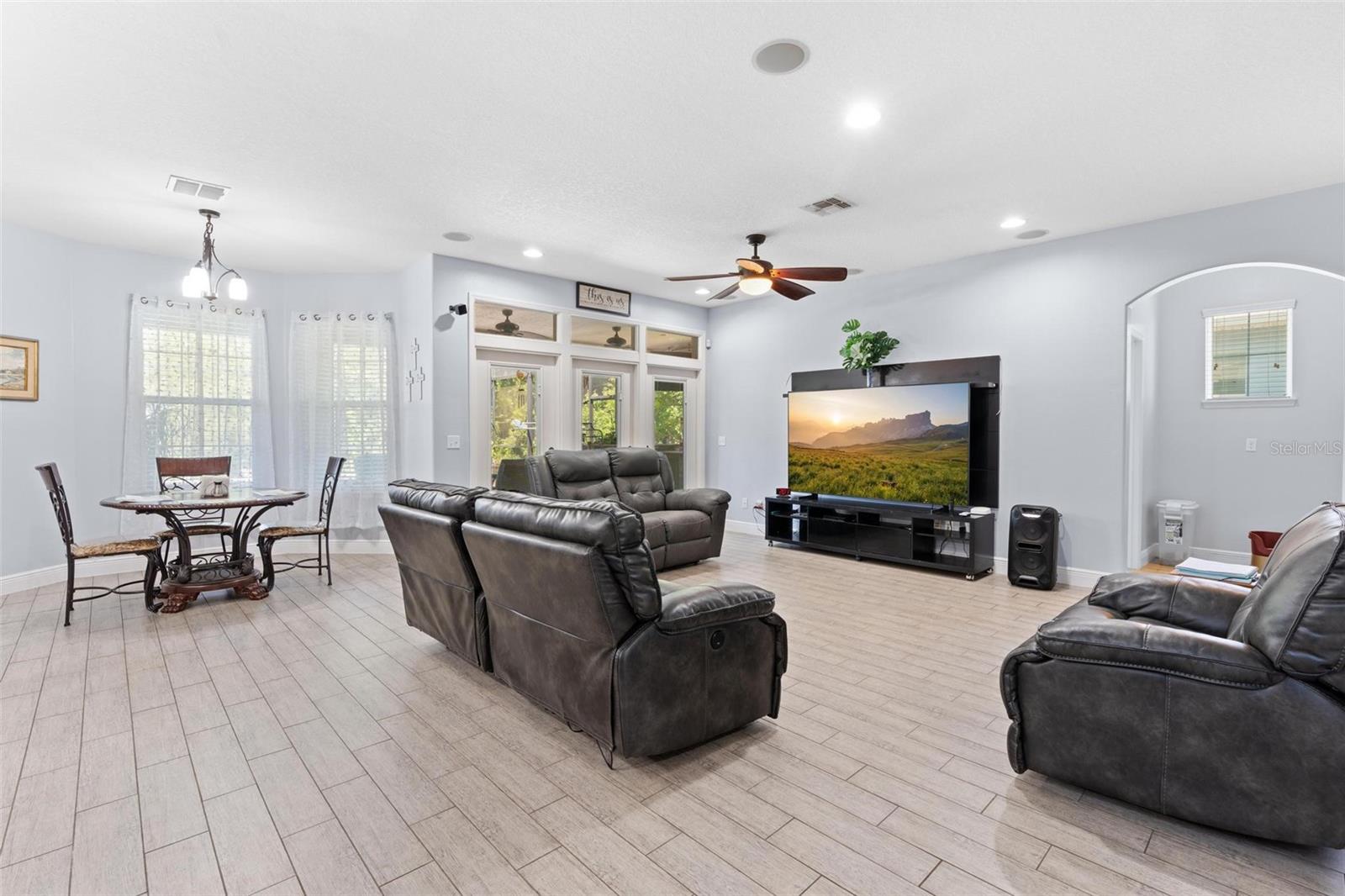 1204 LEXINGTON AVE, DAVENPORT, FL, 33837