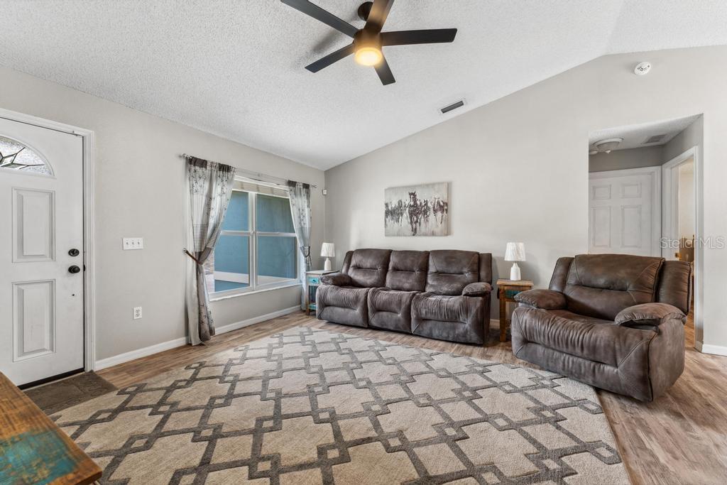 690 CHARLES AVE, ORANGE CITY, FL, 32763