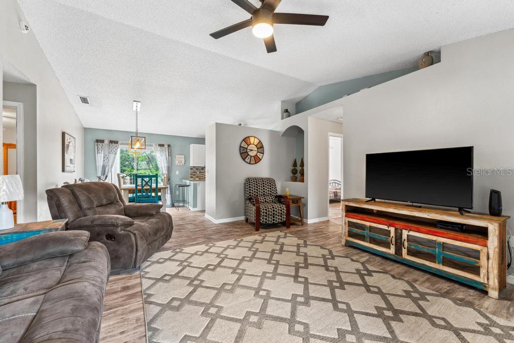 690 CHARLES AVE, ORANGE CITY, FL, 32763