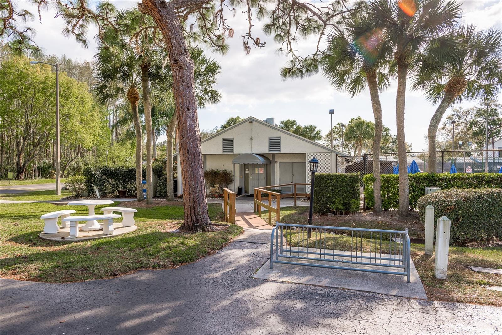 1207 PINE RIDGE CIR W #F1, TARPON SPRINGS, FL, 34688
