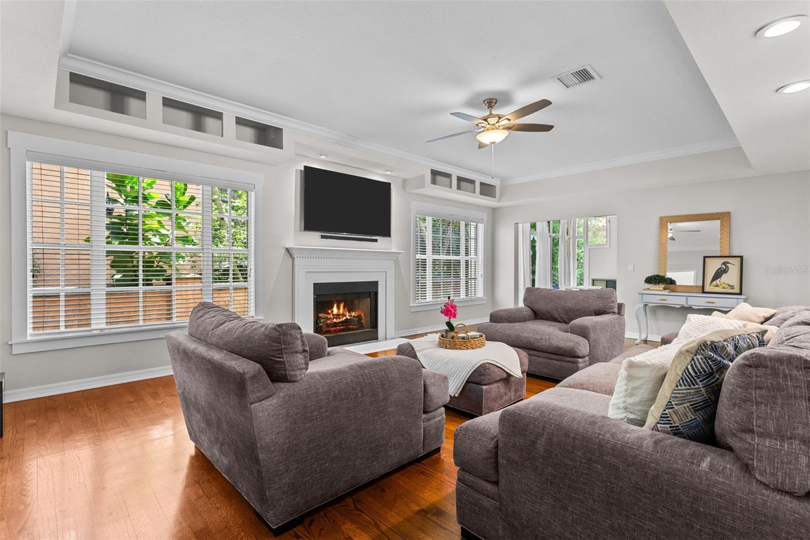 2715 W BAY AVE, TAMPA, FL, 33611