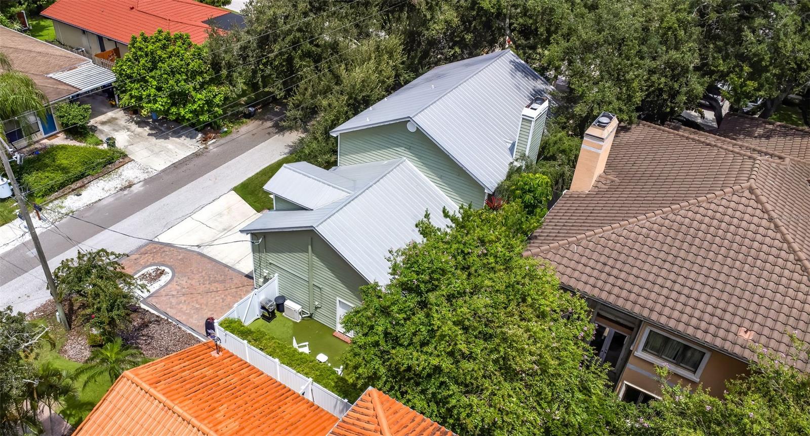 2715 W BAY AVE, TAMPA, FL, 33611