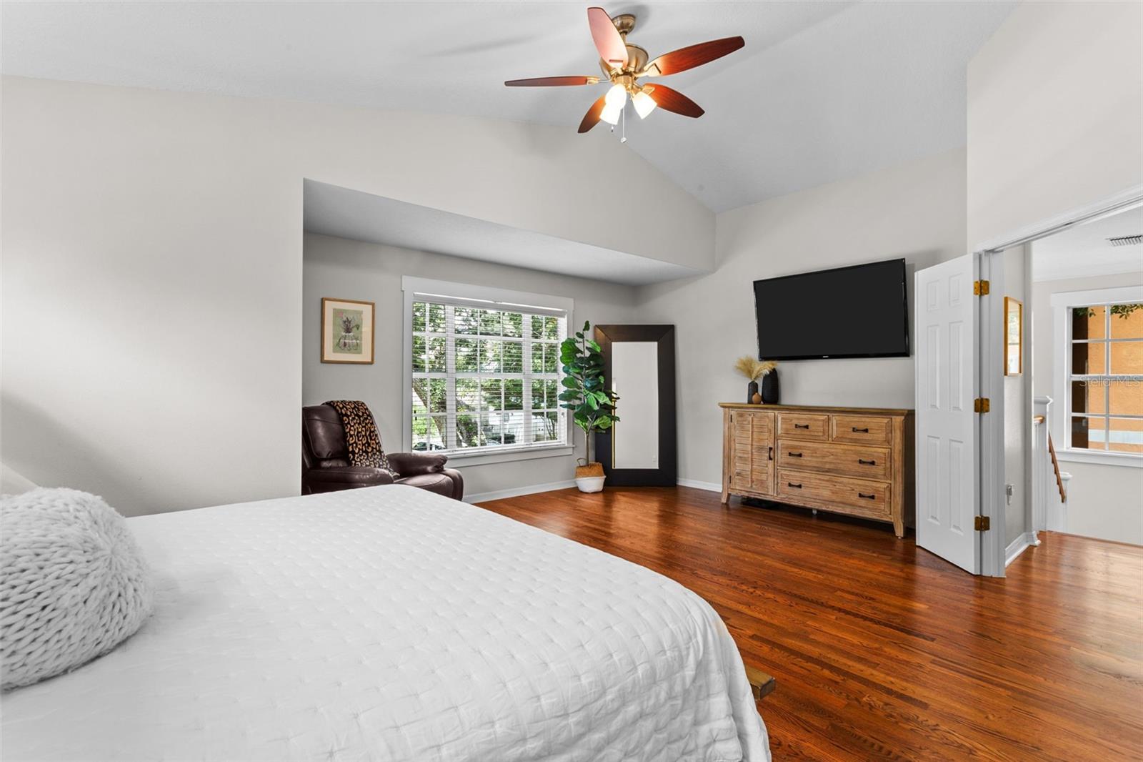2715 W BAY AVE, TAMPA, FL, 33611
