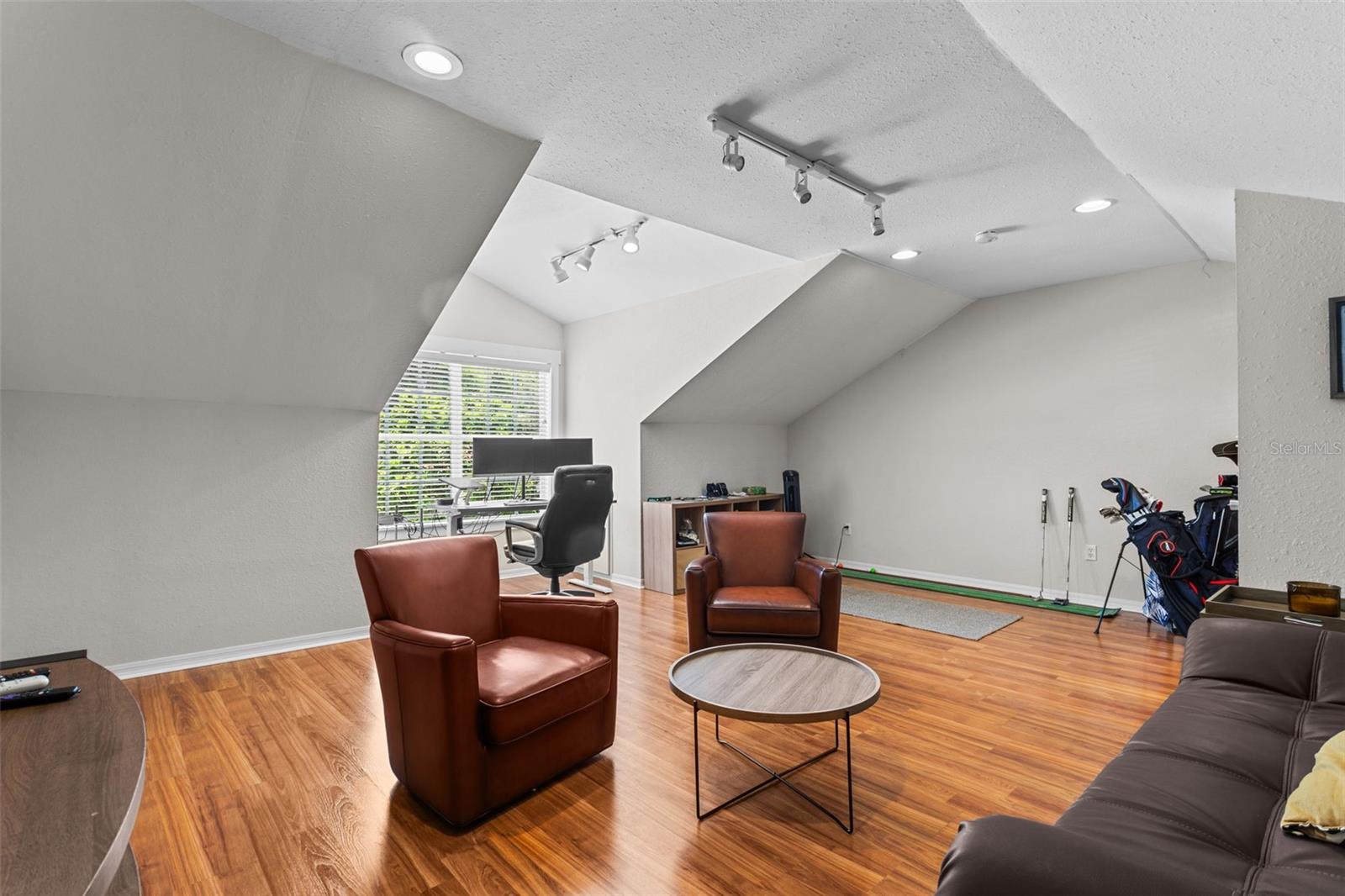 2715 W BAY AVE, TAMPA, FL, 33611