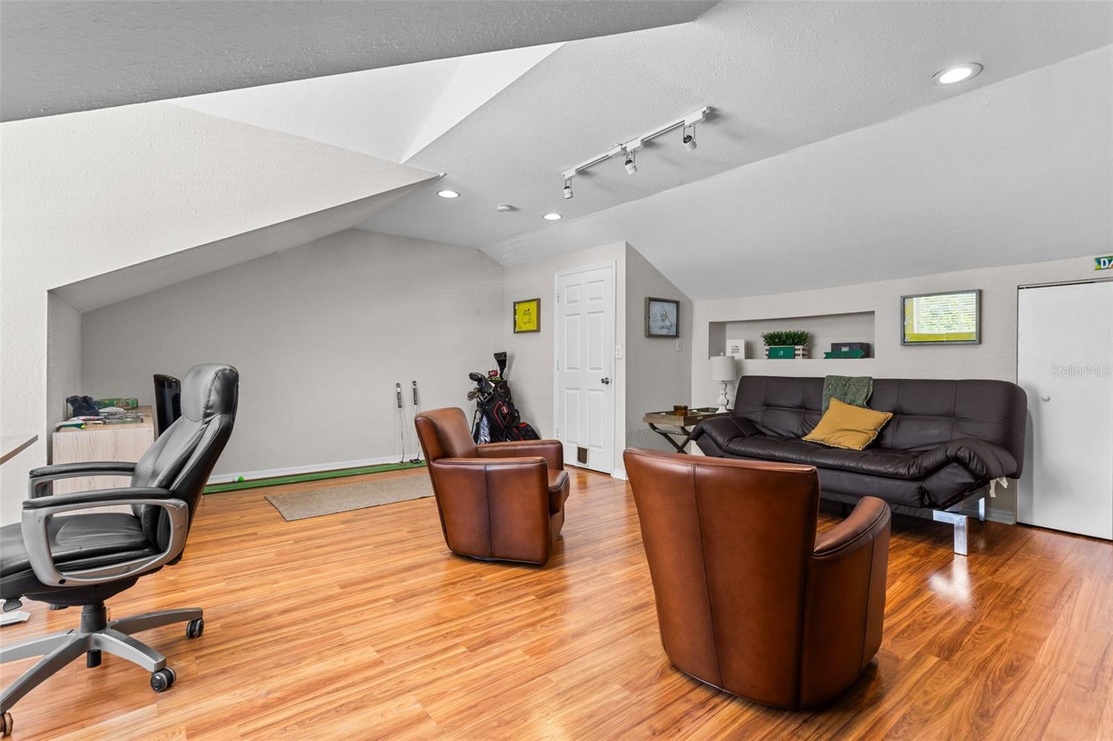2715 W BAY AVE, TAMPA, FL, 33611
