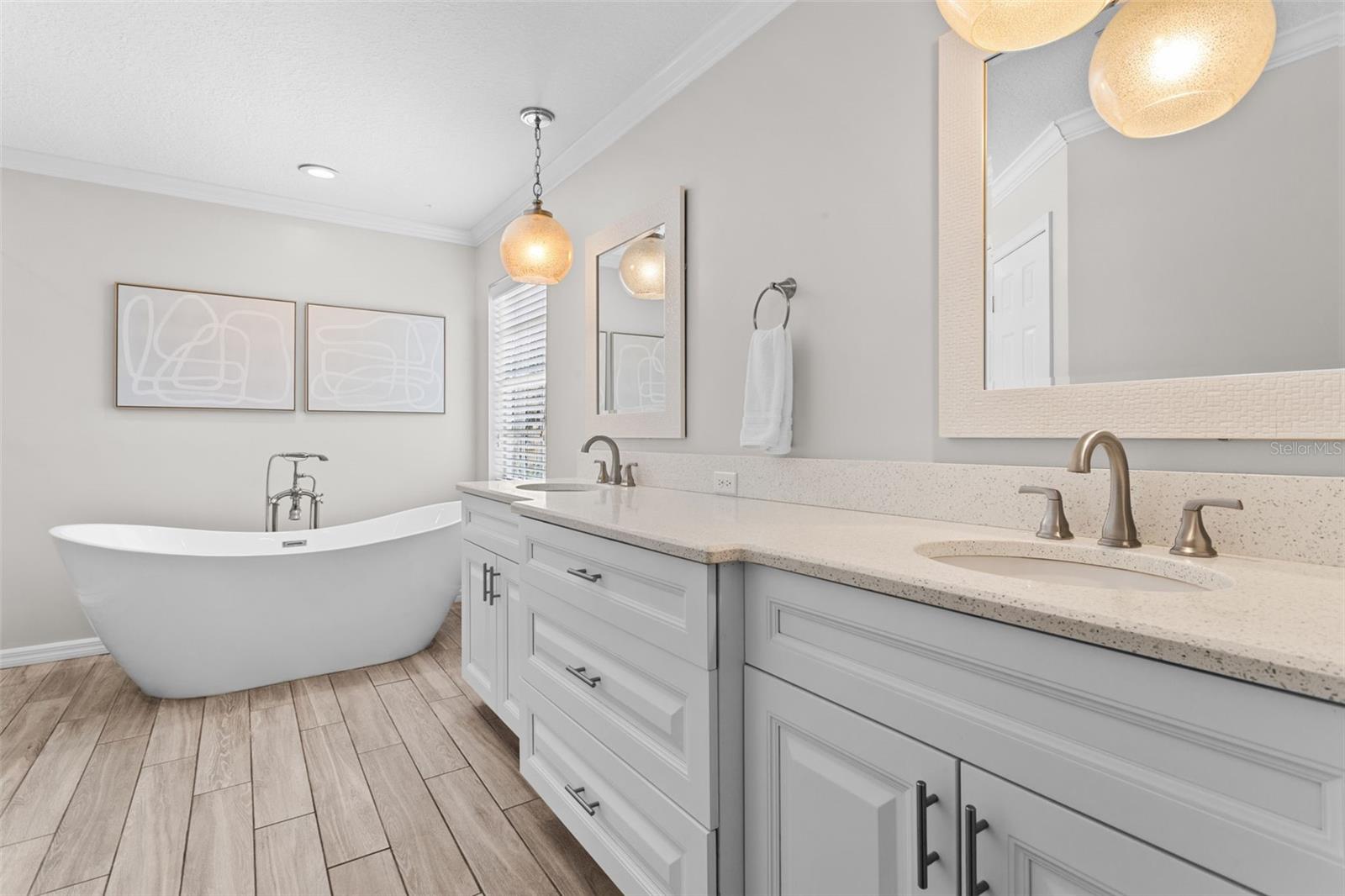2715 W BAY AVE, TAMPA, FL, 33611