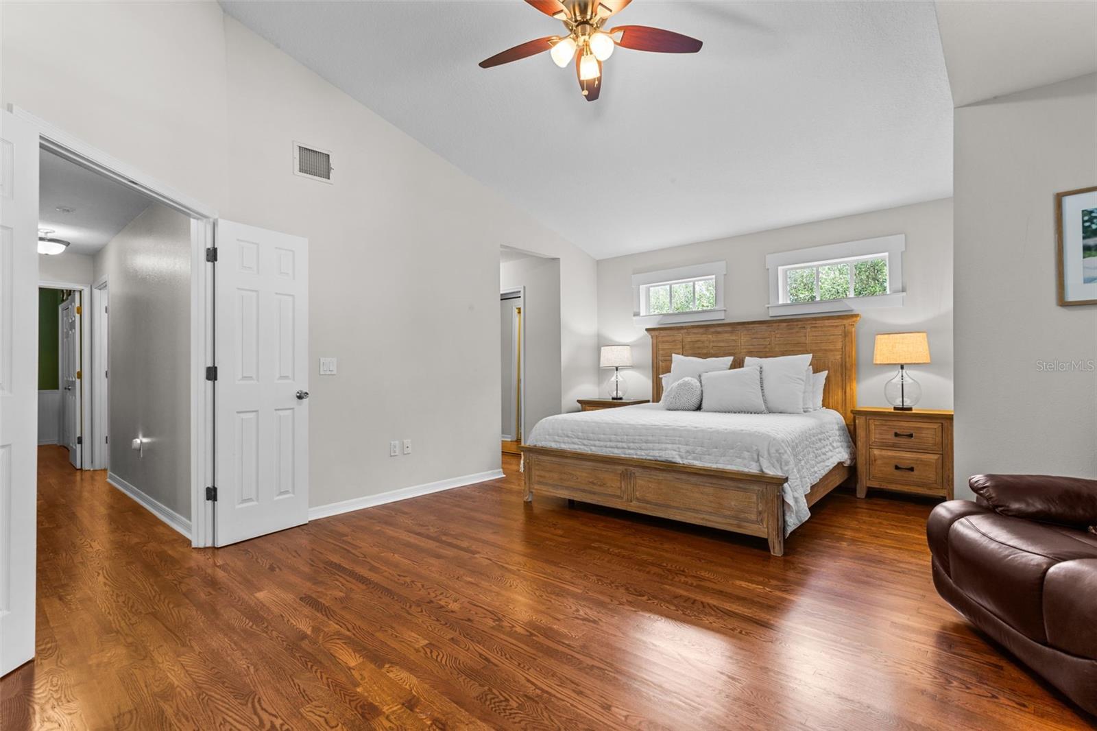 2715 W BAY AVE, TAMPA, FL, 33611