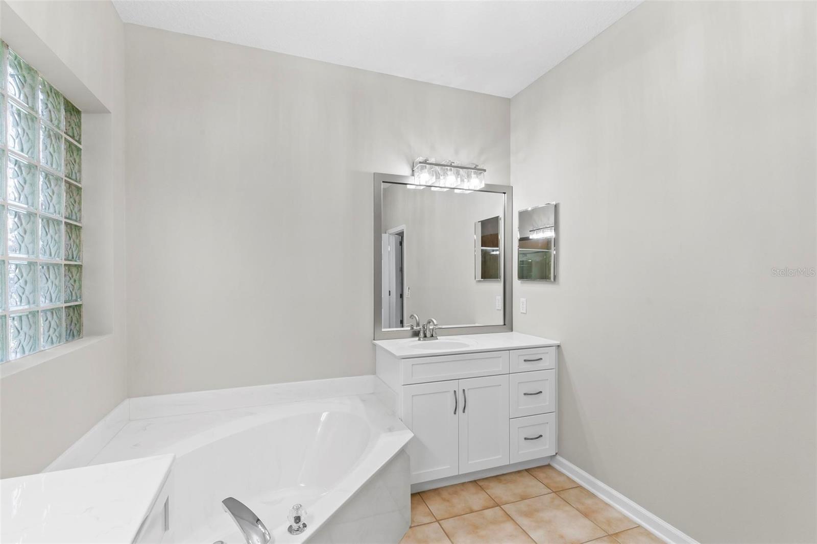2 SHINNECOCK CT, PALM COAST, FL, 32137