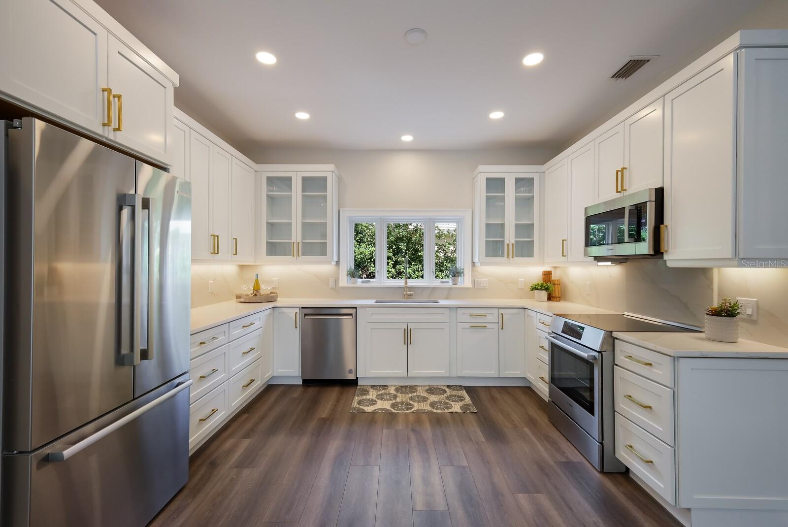 501 RECLINATA DR, LONGBOAT KEY, FL, 34228