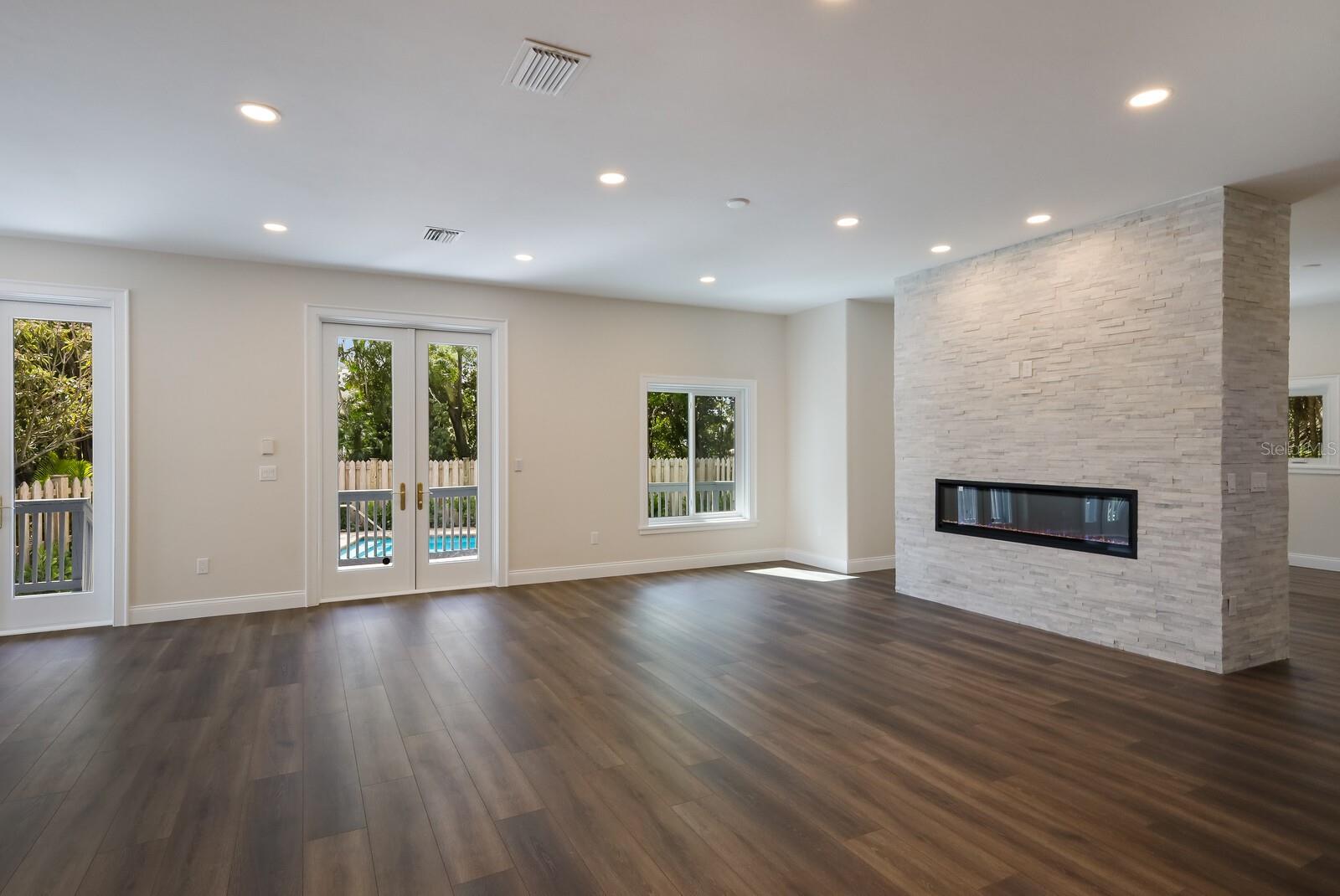 501 RECLINATA DR, LONGBOAT KEY, FL, 34228