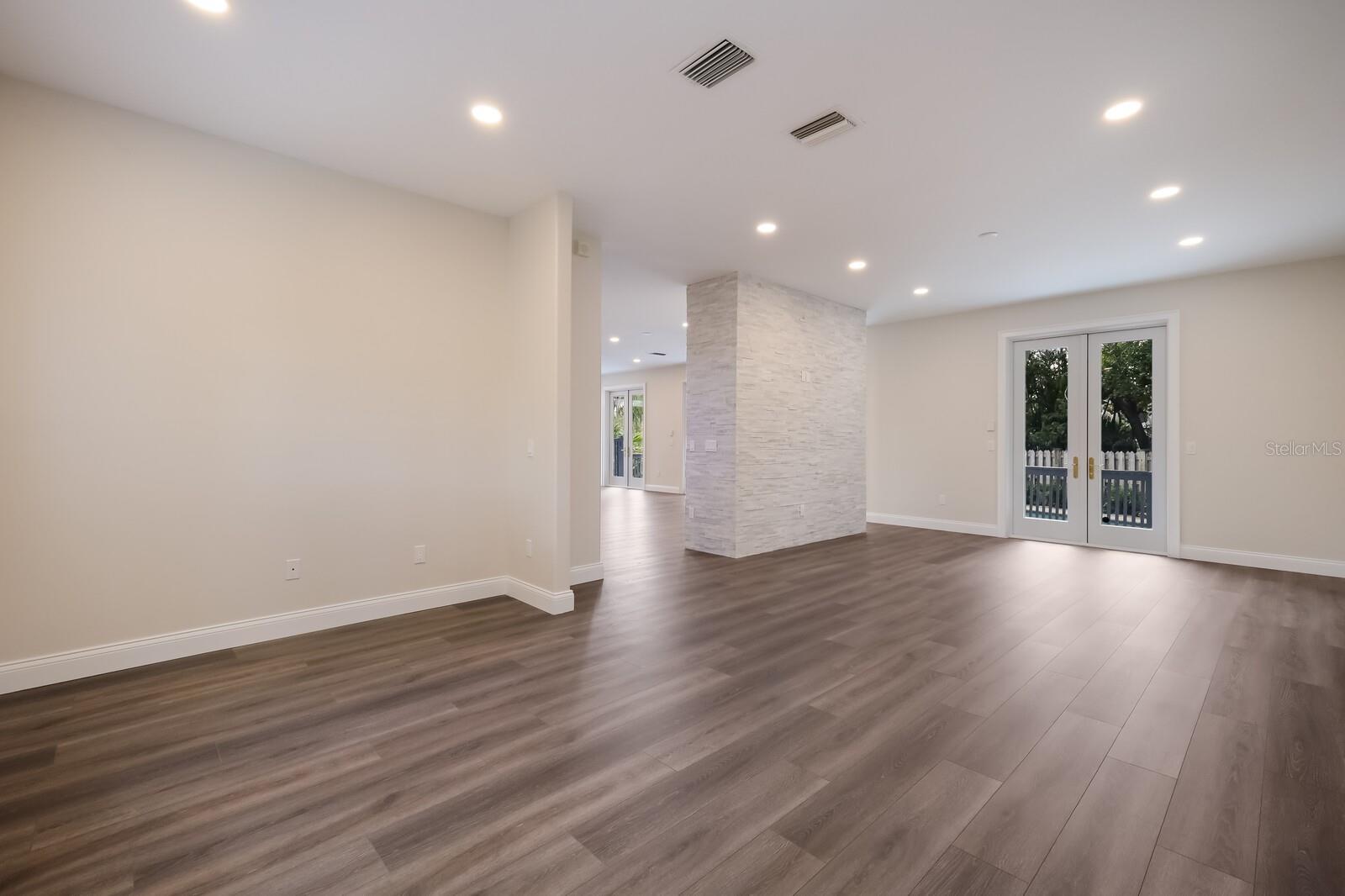501 RECLINATA DR, LONGBOAT KEY, FL, 34228