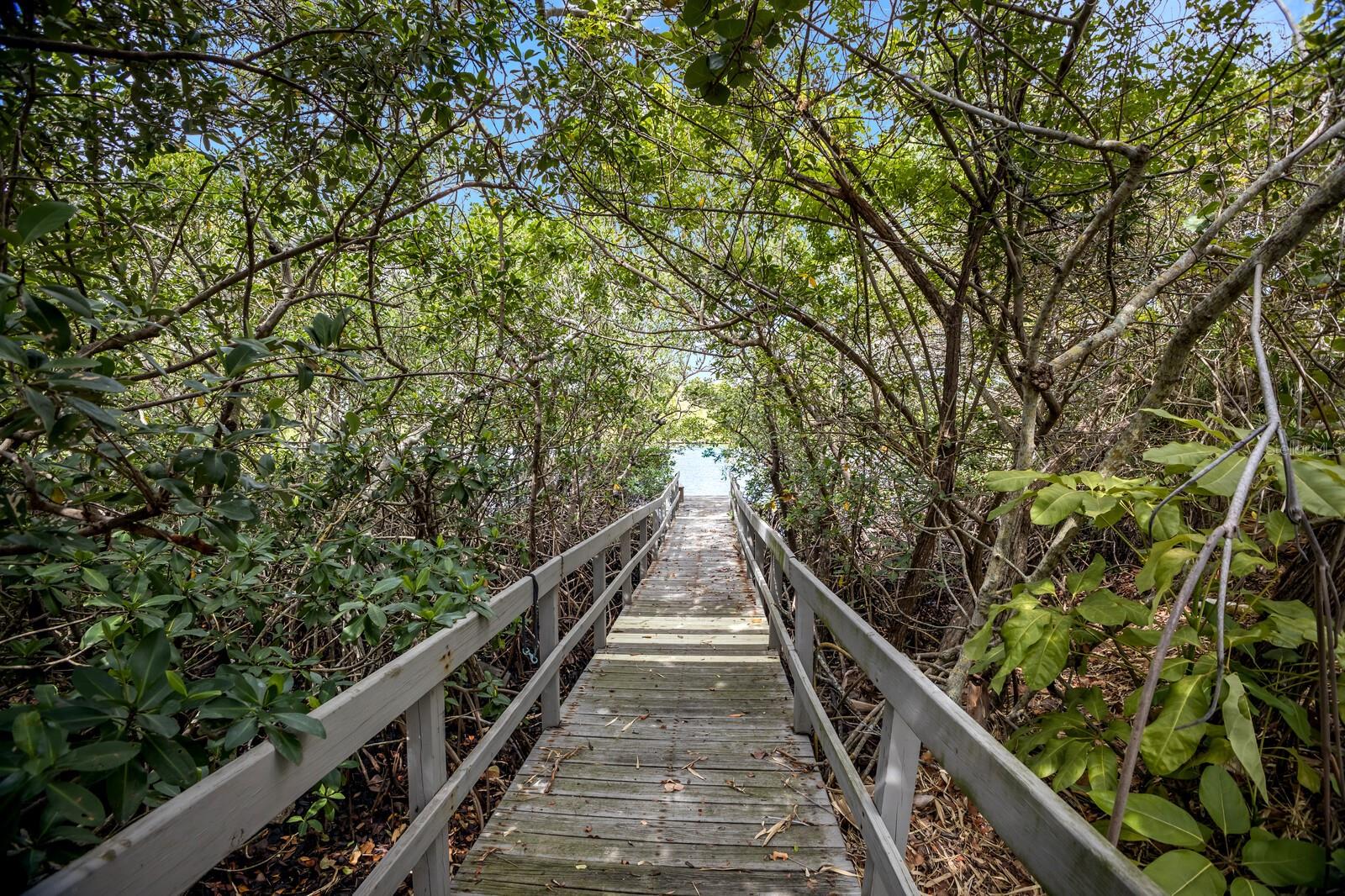 501 RECLINATA DR, LONGBOAT KEY, FL, 34228