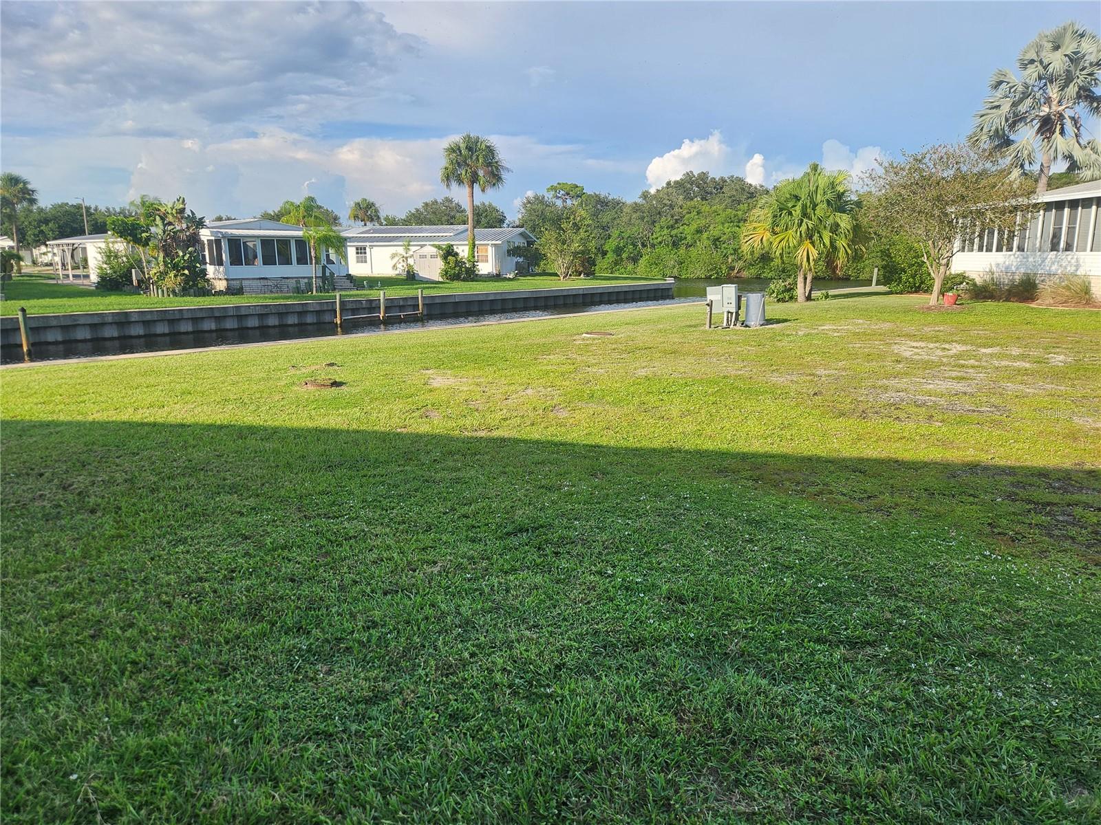 133 E SAINT ANNES CIR, APOLLO BEACH, FL, 33572