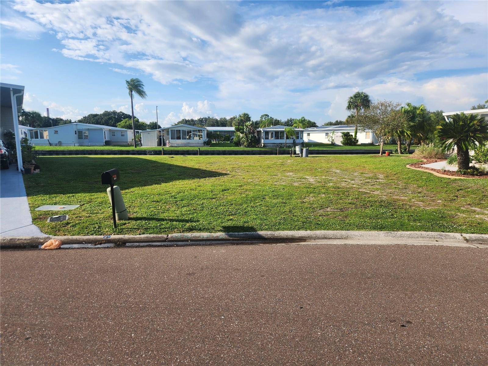 133 E SAINT ANNES CIR, APOLLO BEACH, FL, 33572