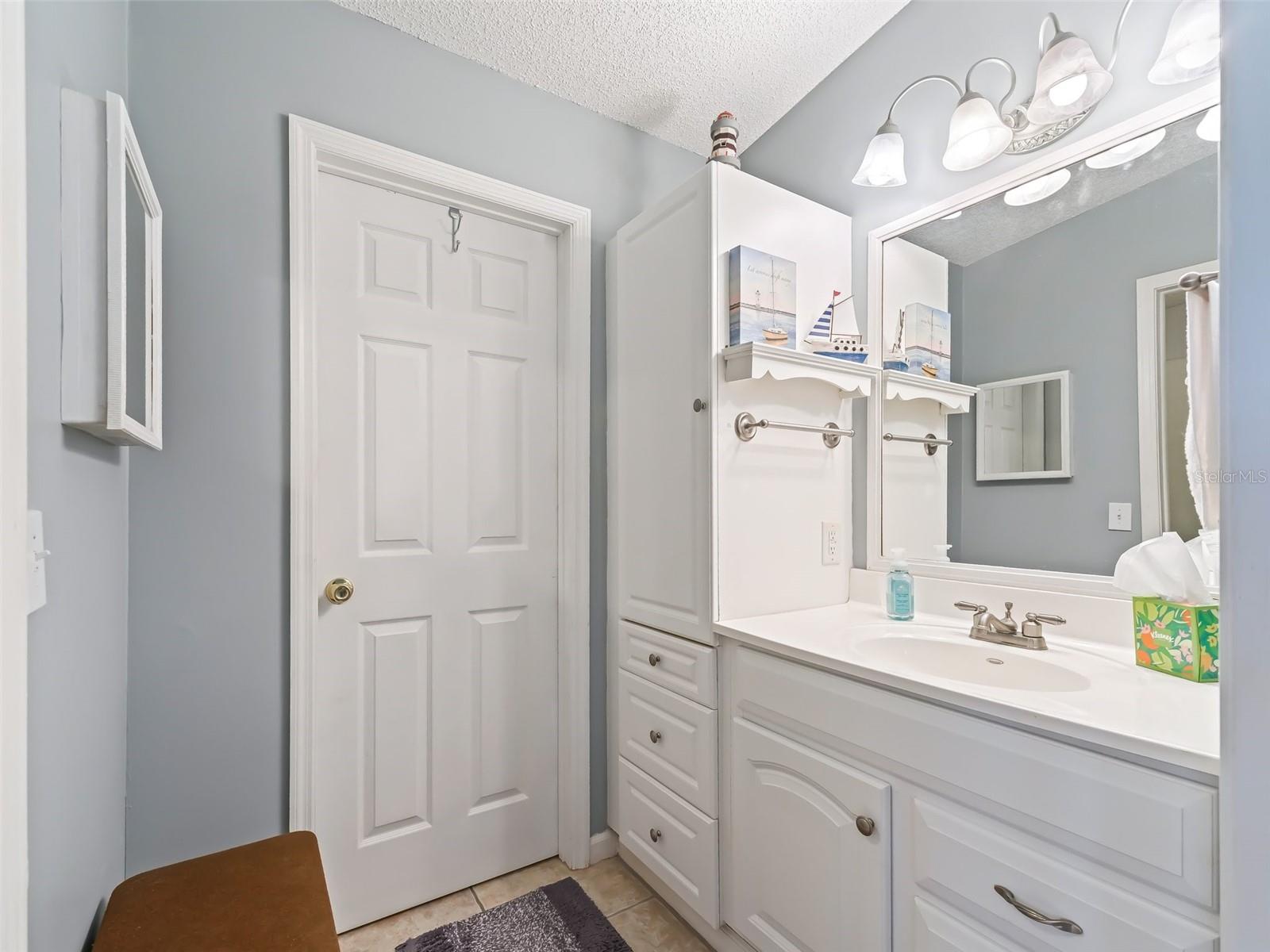 705 HEATHROW AVE, LADY LAKE, FL, 32159