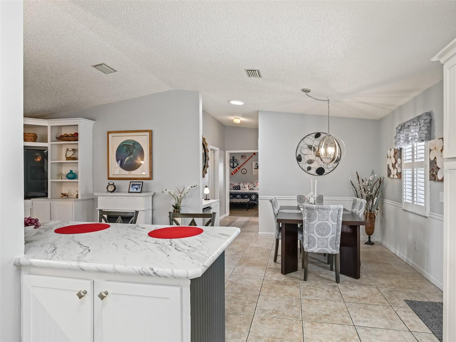 705 HEATHROW AVE, LADY LAKE, FL, 32159