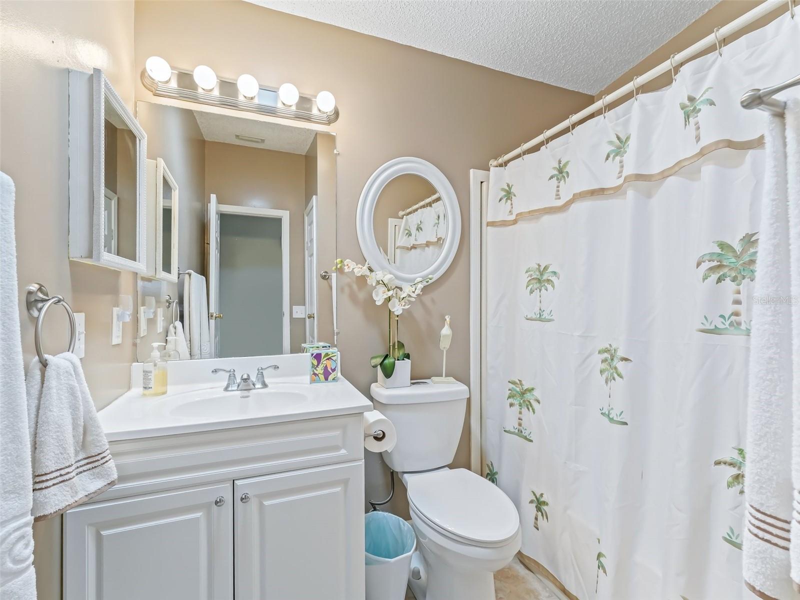 705 HEATHROW AVE, LADY LAKE, FL, 32159