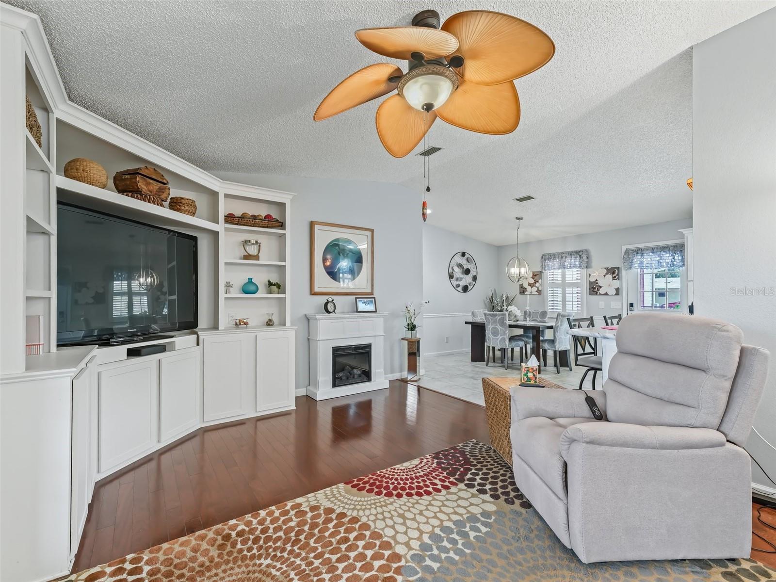 705 HEATHROW AVE, LADY LAKE, FL, 32159