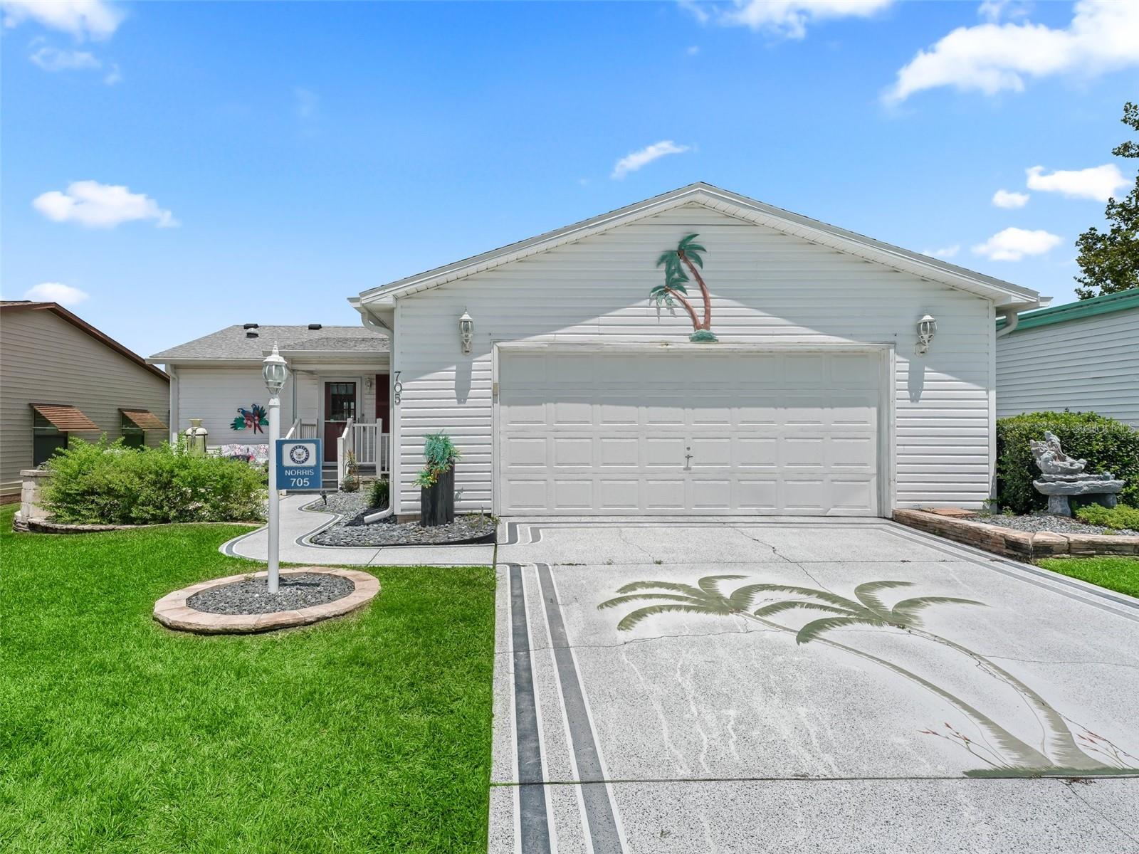 705 HEATHROW AVE, LADY LAKE, FL, 32159