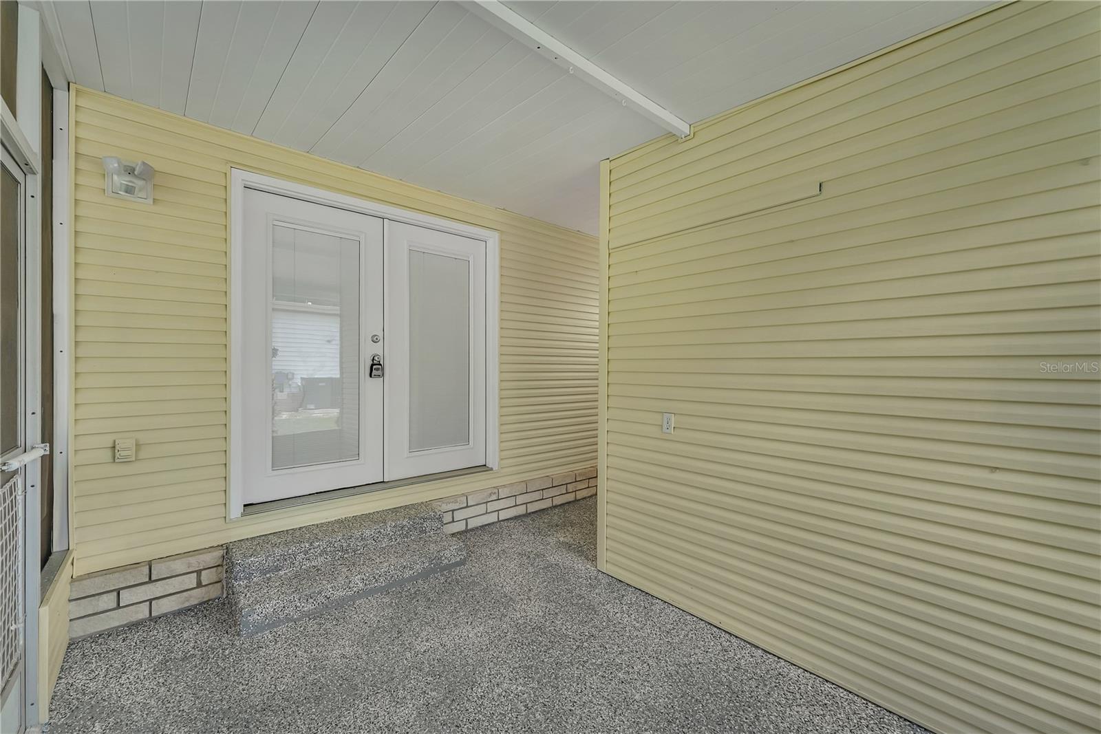 O6231287 Property Photo