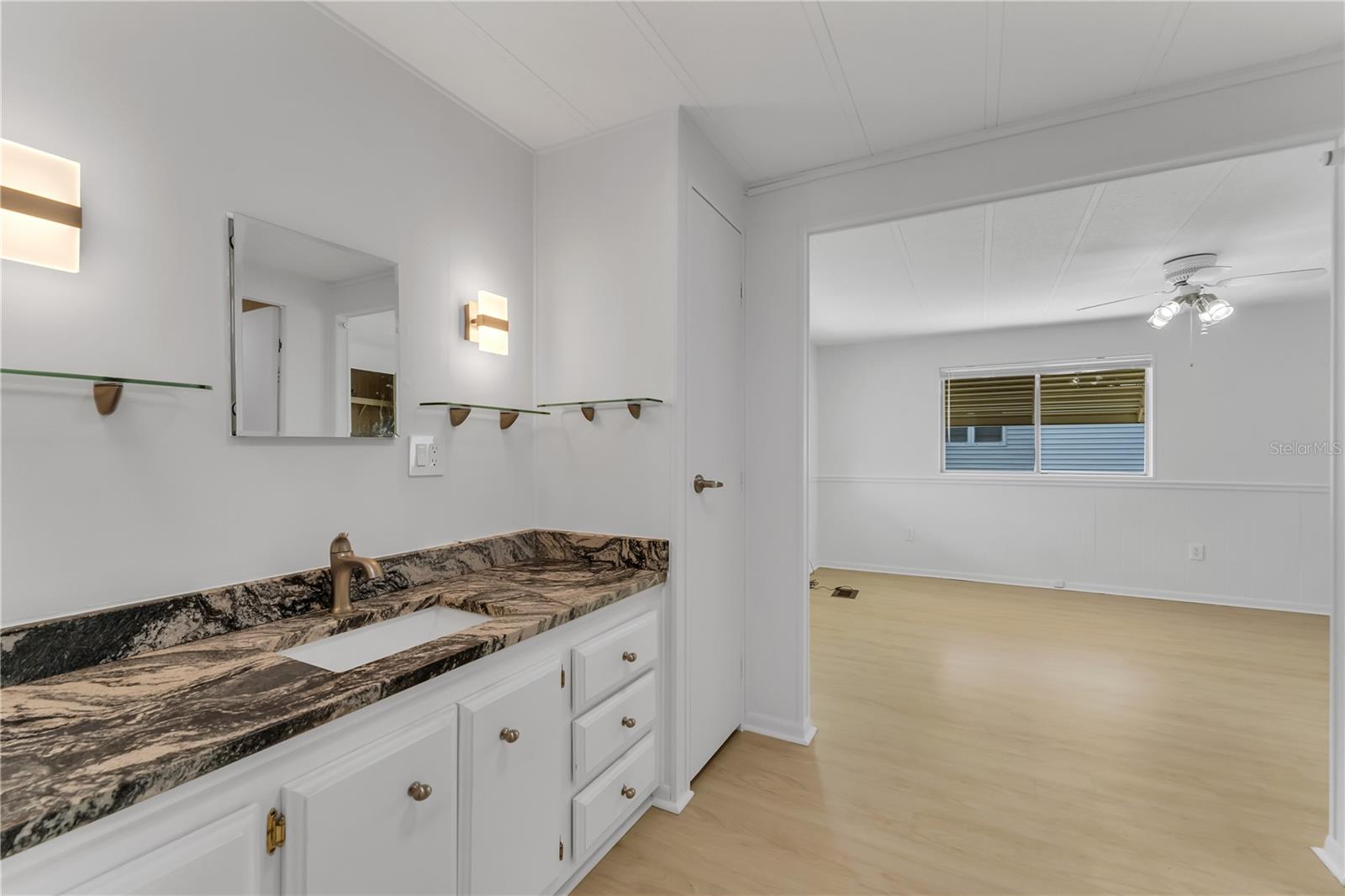 O6231287 Property Photo