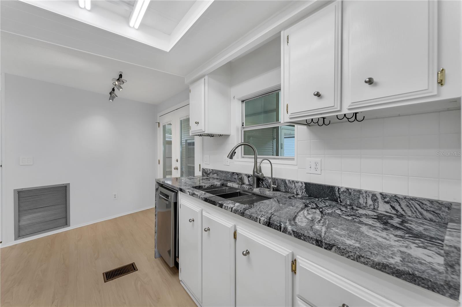 O6231287 Property Photo