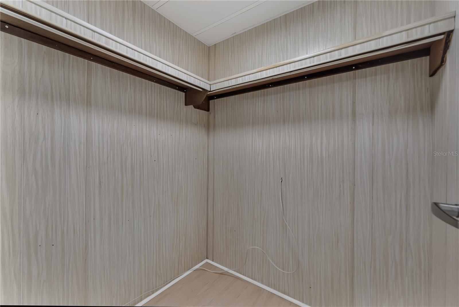 O6231287 Property Photo