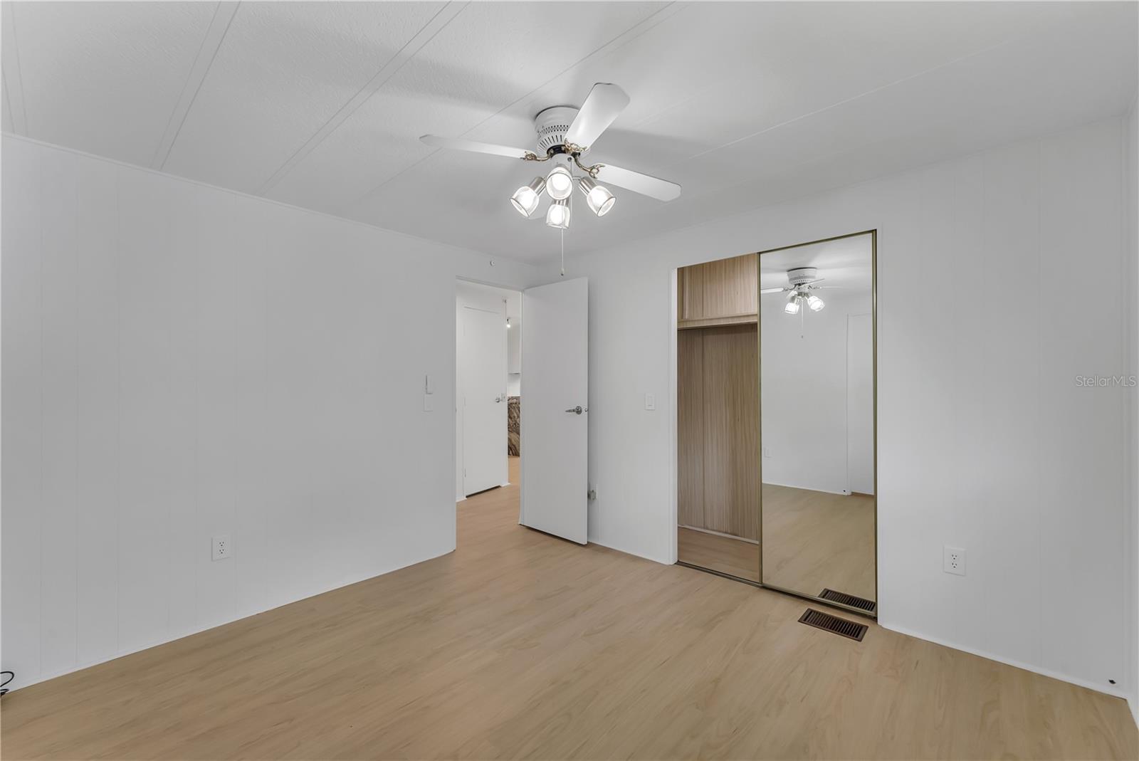 O6231287 Property Photo