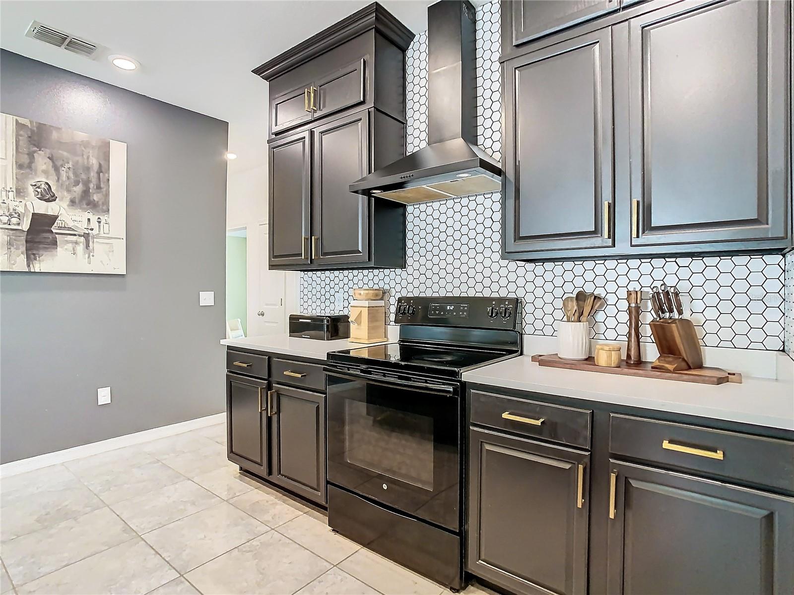3011 MOULDEN HOLLOW DR, ZEPHYRHILLS, FL, 33540