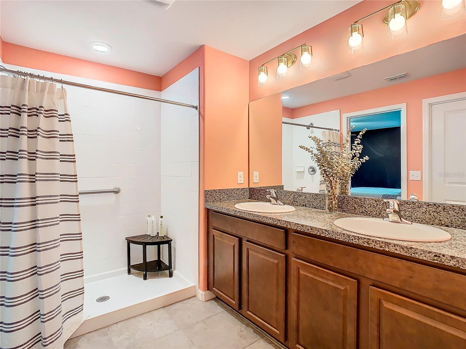 3011 MOULDEN HOLLOW DR, ZEPHYRHILLS, FL, 33540