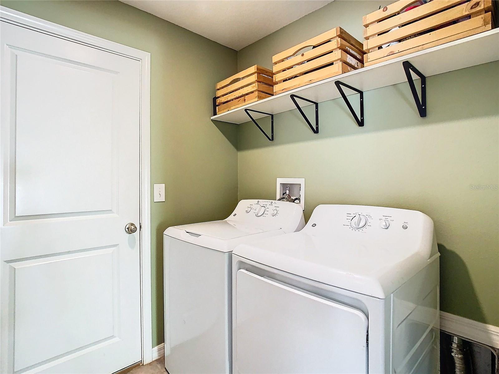 3011 MOULDEN HOLLOW DR, ZEPHYRHILLS, FL, 33540