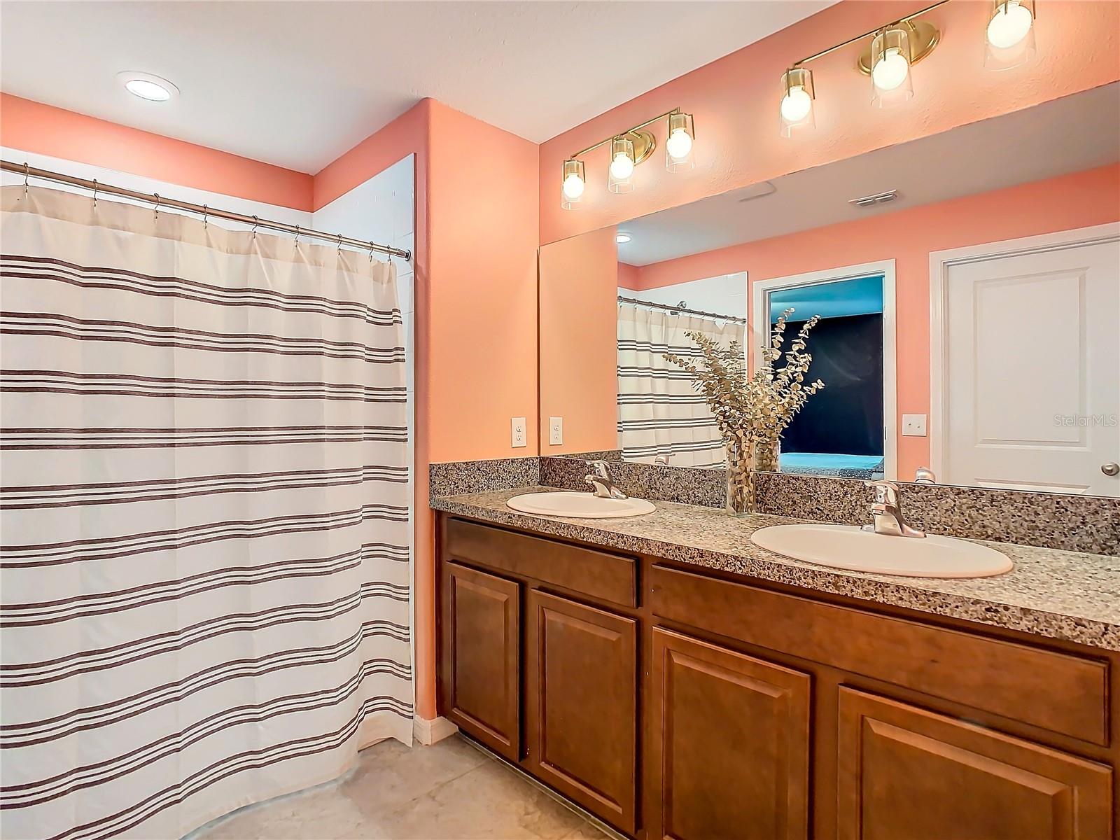 3011 MOULDEN HOLLOW DR, ZEPHYRHILLS, FL, 33540
