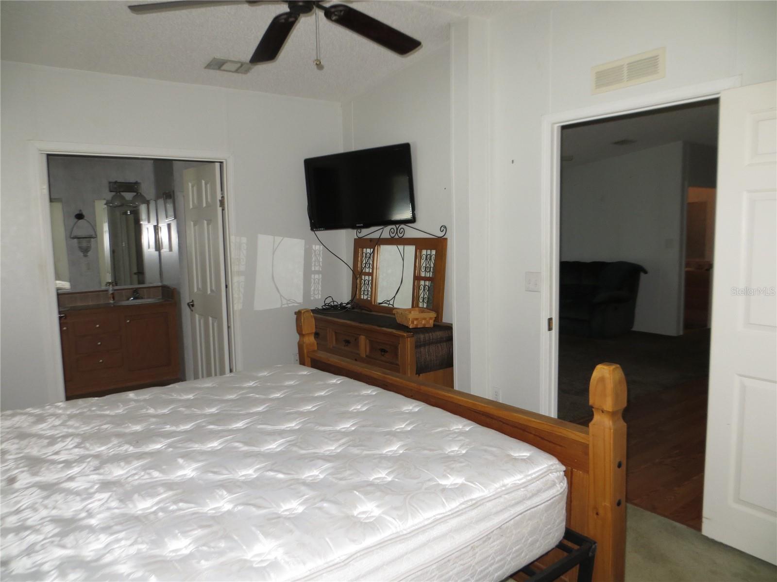 1000 KINGS HWY #4, PUNTA GORDA, FL, 33980