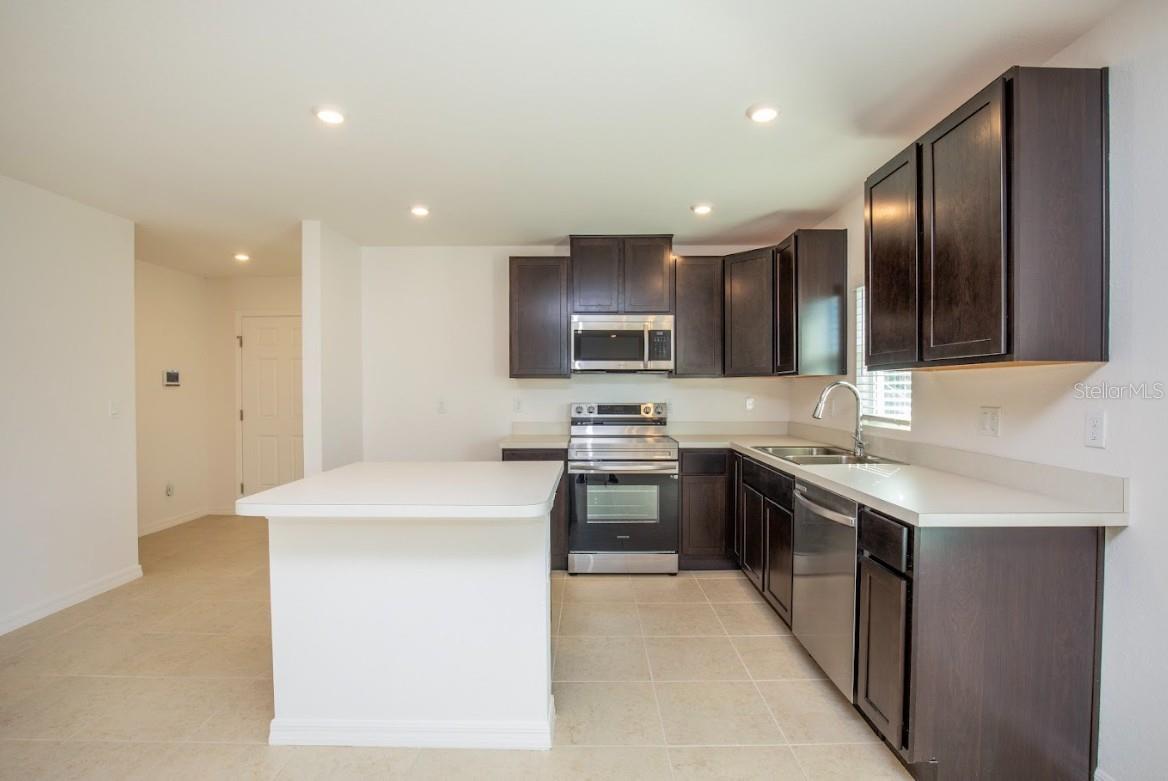 17384 ROBINSON AVE, PORT CHARLOTTE, FL, 33948