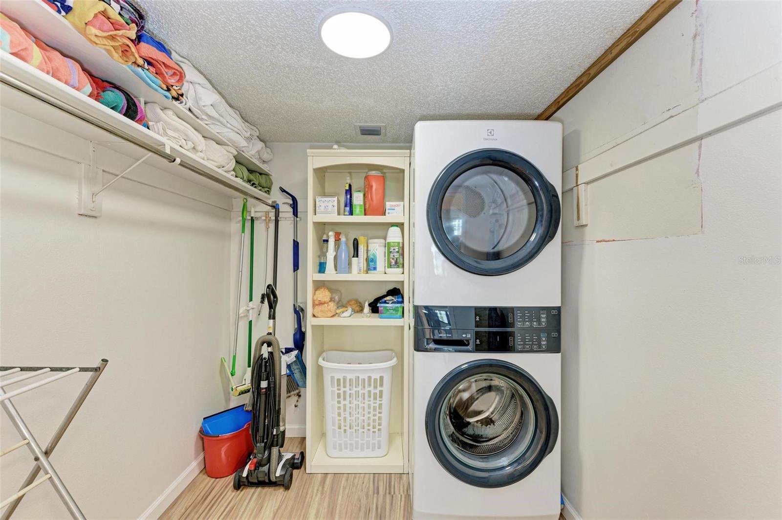 8735 MIDNIGHT PASS RD #107B, SARASOTA, FL, 34242
