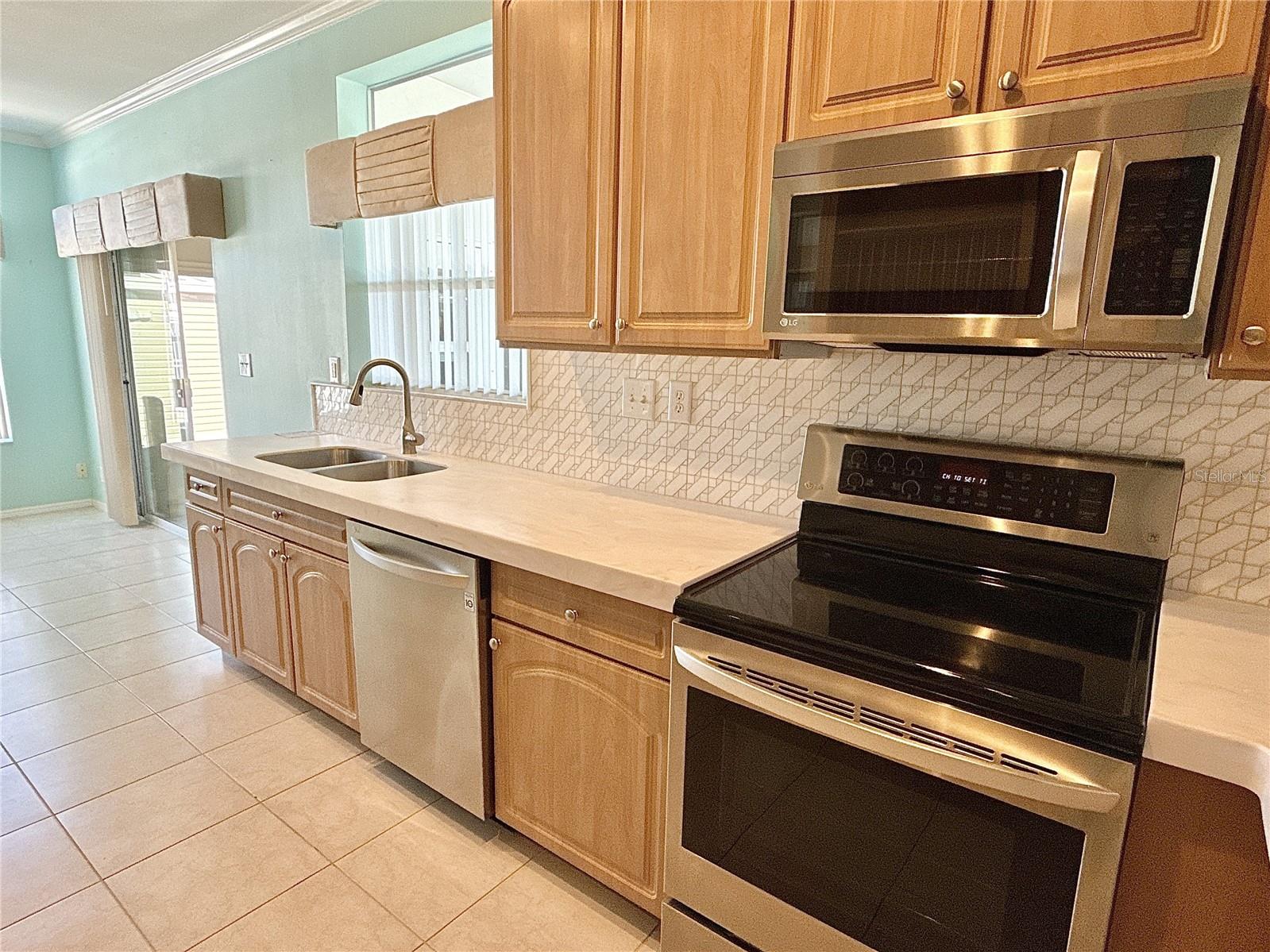 6904 AMERICANA DR NE #171, ST PETERSBURG, FL, 33702