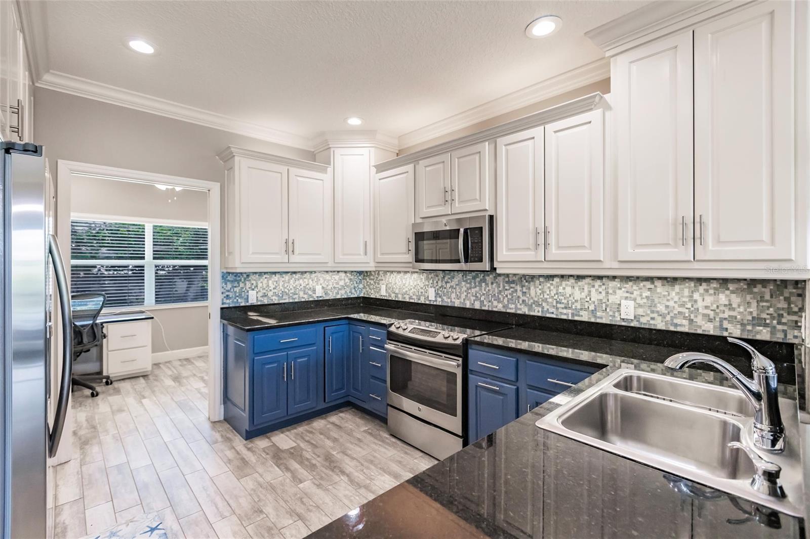 210 LAKEVIEW DR, ANNA MARIA, FL, 34216