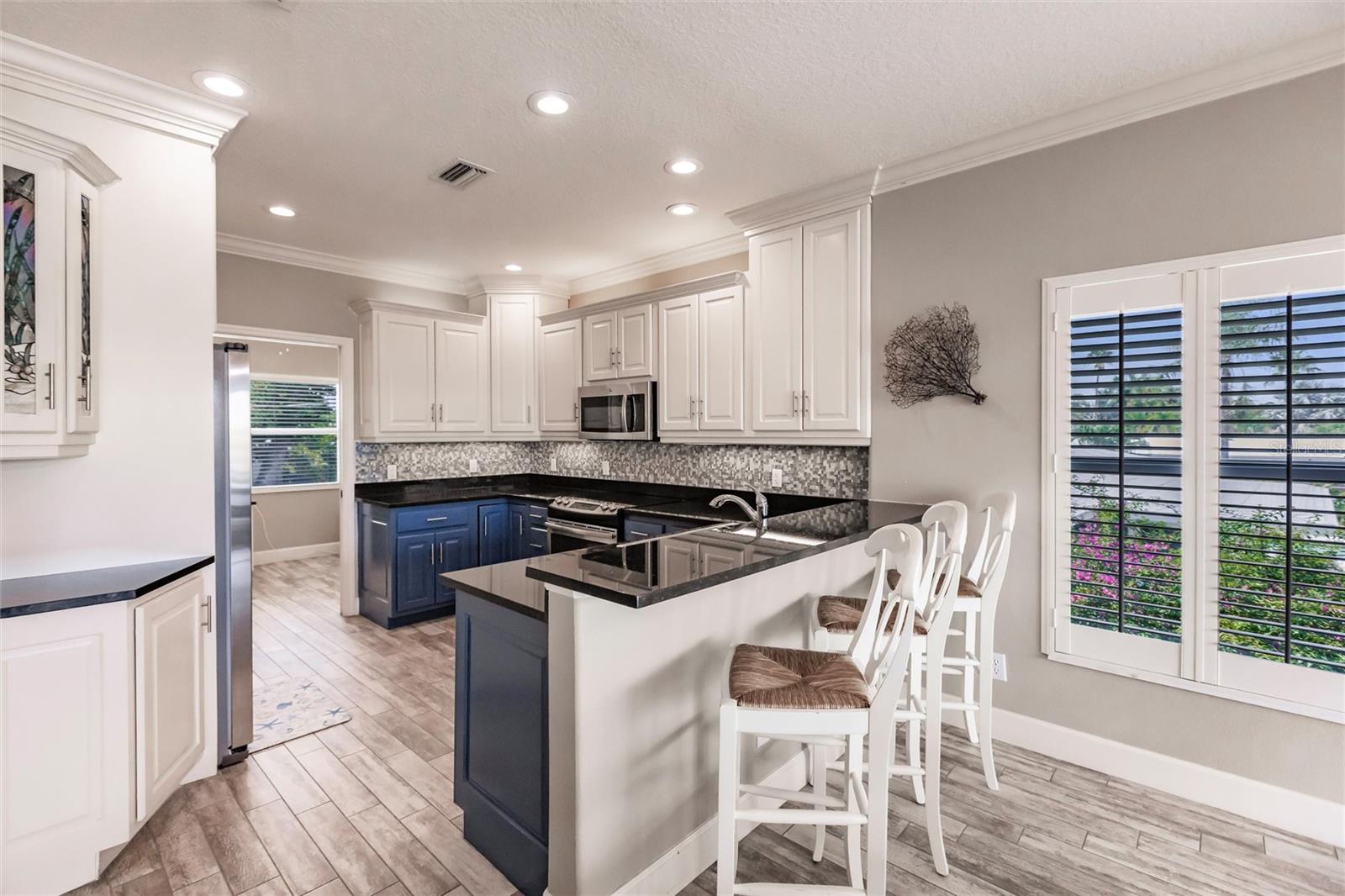 210 LAKEVIEW DR, ANNA MARIA, FL, 34216