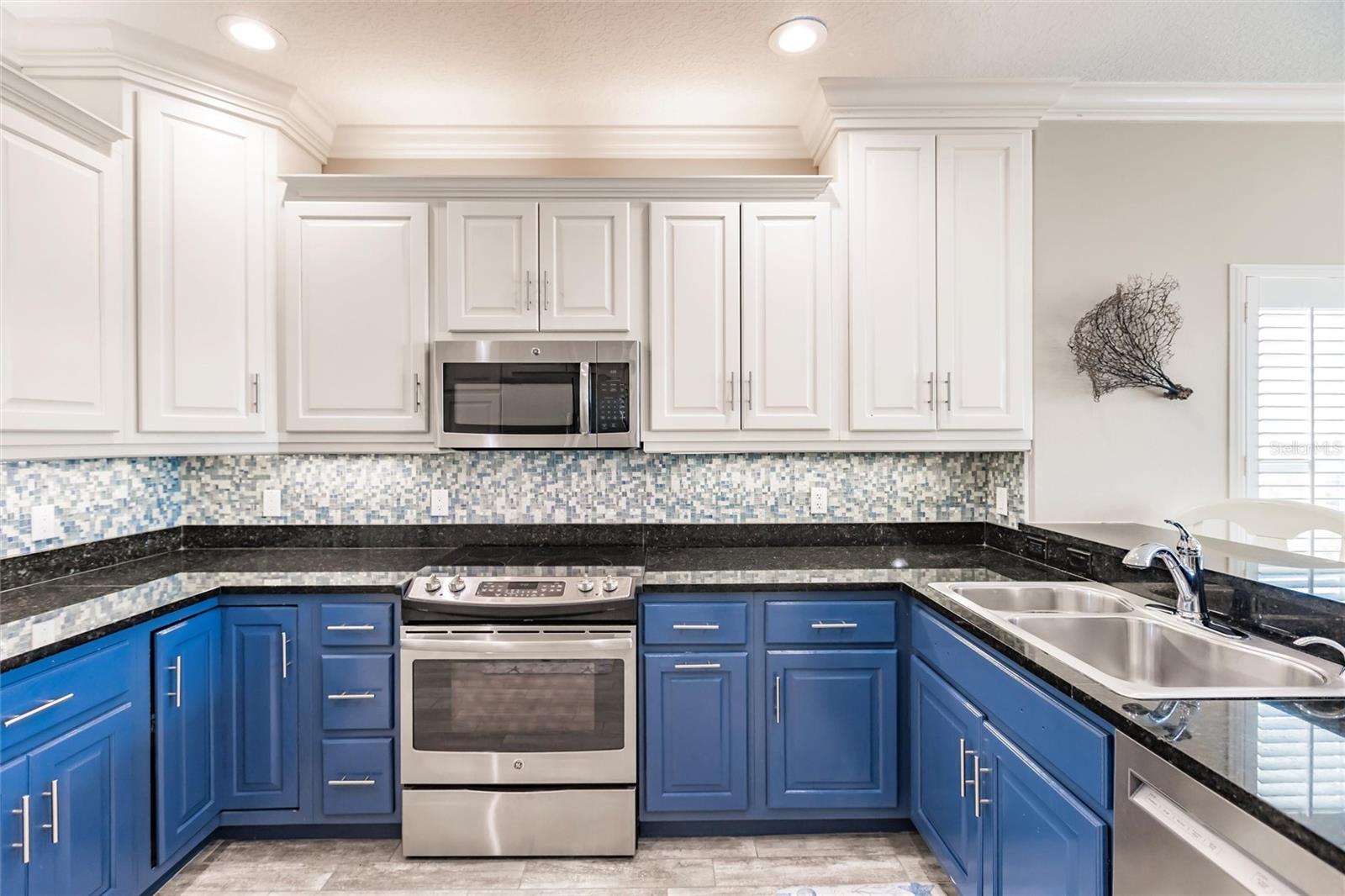 210 LAKEVIEW DR, ANNA MARIA, FL, 34216
