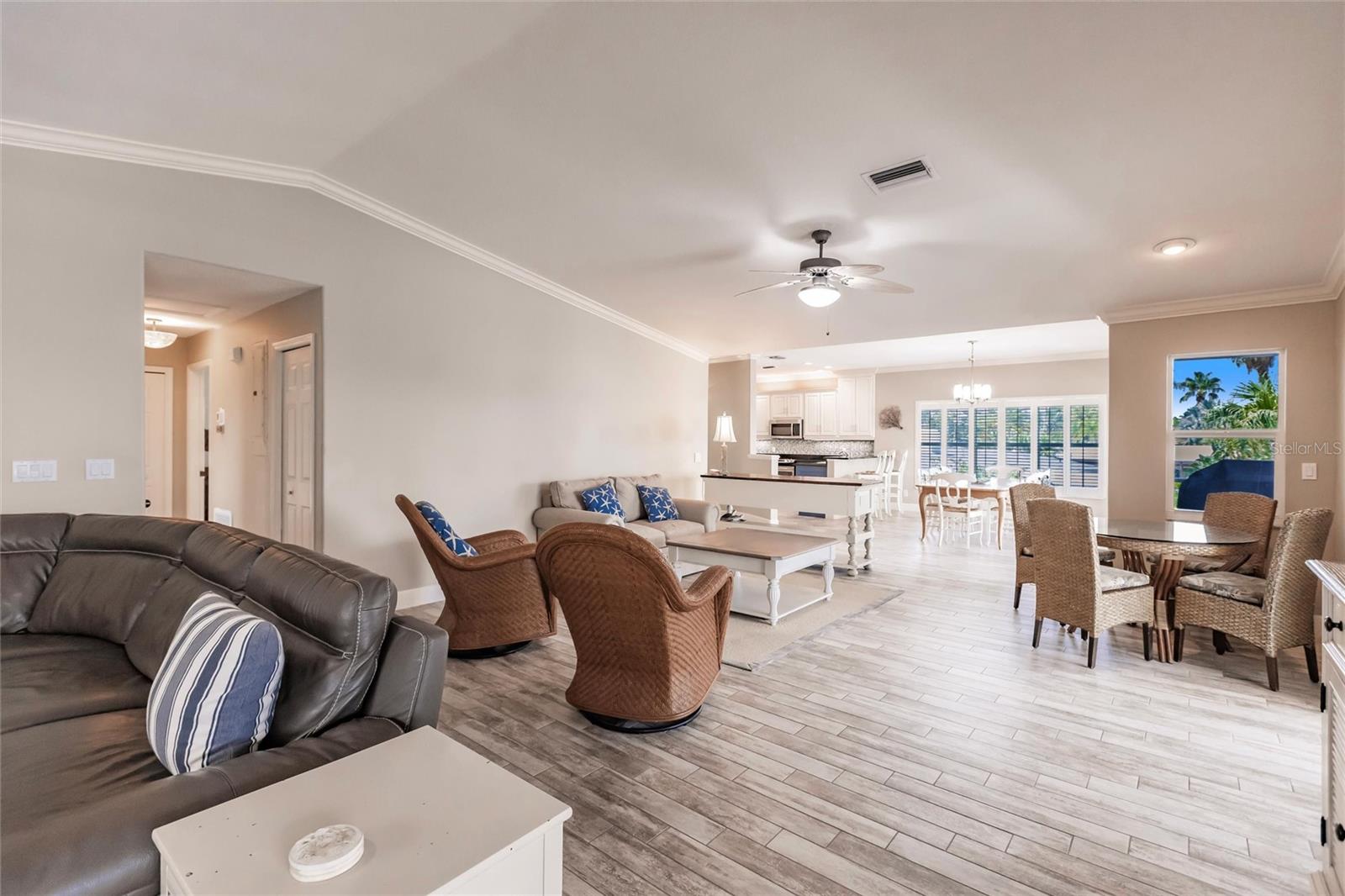 210 LAKEVIEW DR, ANNA MARIA, FL, 34216