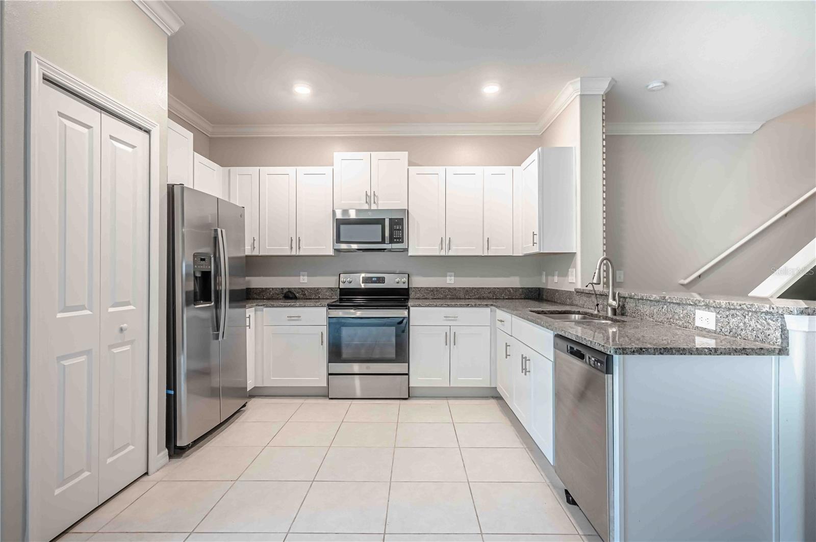 2136 CERULEAN SKY WAY, LUTZ, FL, 33558
