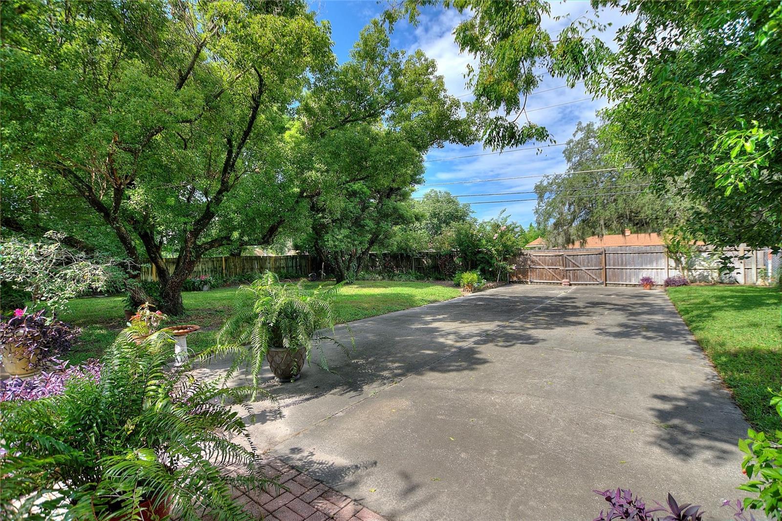 8102 LAKE EVE DR, ORLANDO, FL, 32810