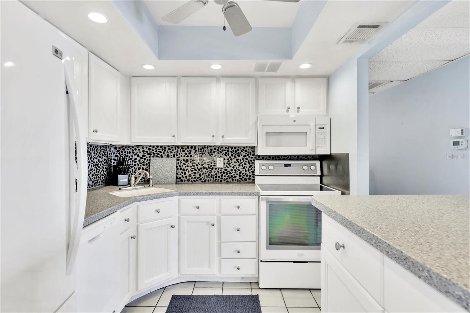 1714 69TH AVE W #B205, BRADENTON, FL, 34207