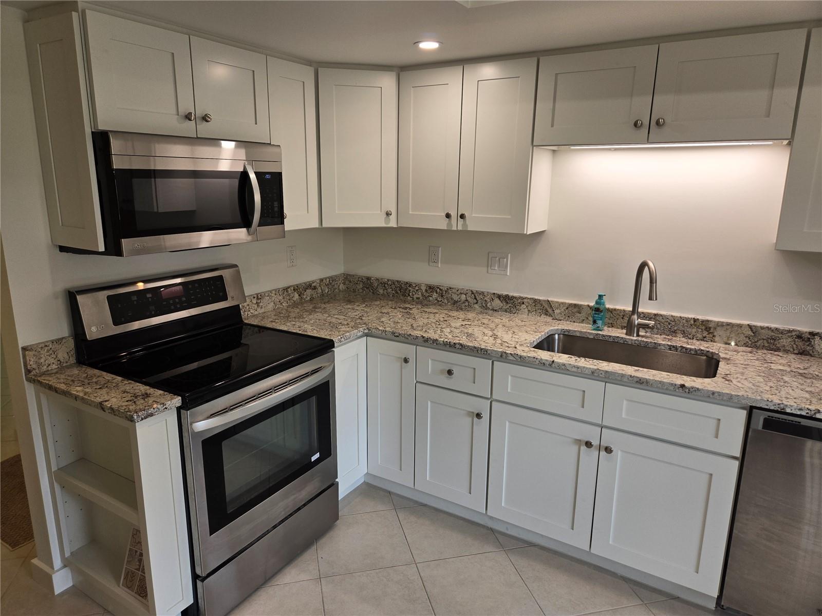 643 FAIRMONT AVE #B, SAFETY HARBOR, FL, 34695