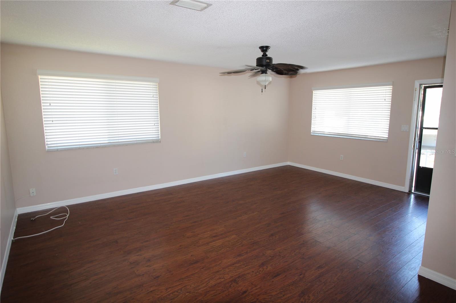 U8253343 Property Photo